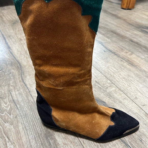 Gorgeous Soft Suede Brown Cowboy Boots With Teal and Black Details Size 6 - Picture 3 of 7